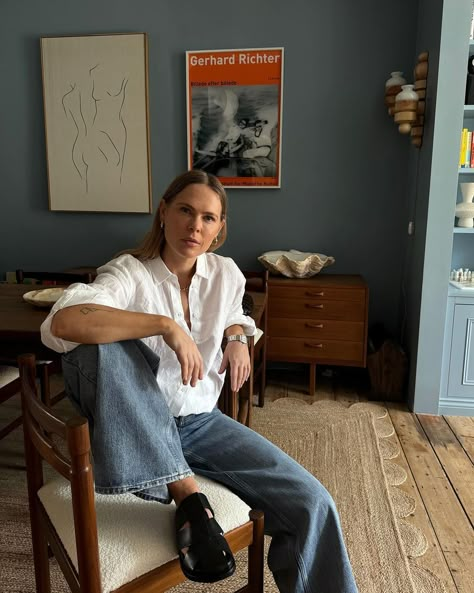 Jessie Bush | Linen shirting and slouchy denim for spring, groundbreaking @hushofficial #inHush AD | Instagram Linen And Denim Outfits, Jessie Bush Style, Capsule Tops, Jessie Bush, Linen Shirt Outfit, Denim Shirt Outfit, Office Fits, Brand Photography Inspiration, Dinner Party Summer