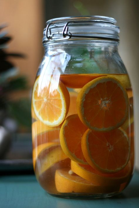 Homemade Orange Liqueur Homemade Liqueur Recipes, Vodka Orange, Infused Liquors, Orange Liquor, Homemade Alcohol, Homemade Liquor, Liquor Recipes, Moonshine Recipes, Orange Liqueur