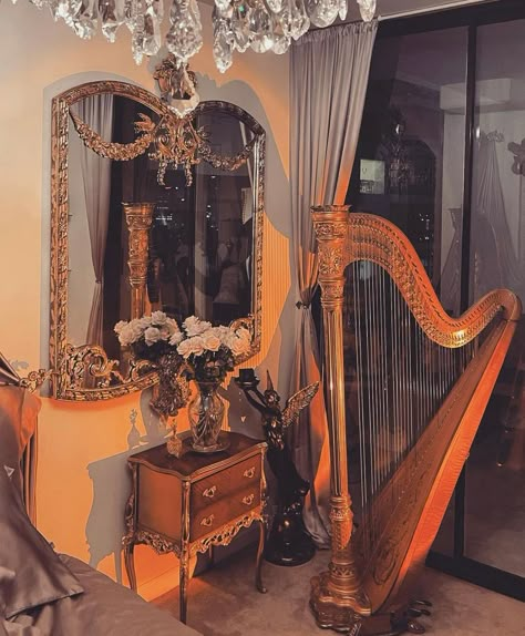 Amber Scholl Aesthetic, Harp Aesthetic, Amber Scholl, Royal Room, Orange Rooms, Vintage Room Decor, Luxury Lifestyle Dreams, Future Apartment, Vintage Room