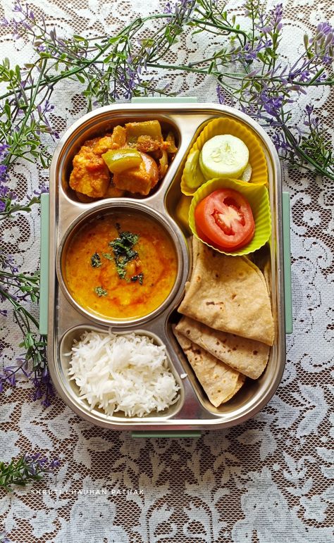 Platter Food, Indian Thali, Lunch Box Idea, Meal Box, Tiffin Box, Time Management Techniques, Cooking Hacks, Balanced Meals, Food Platters