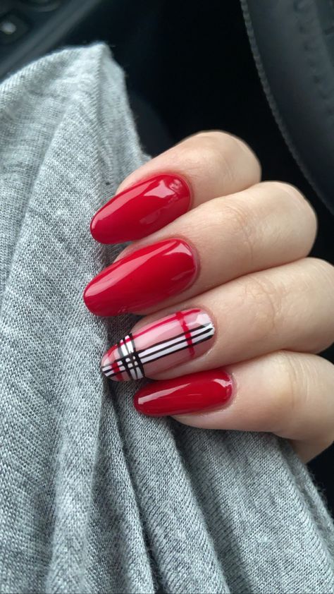 Red Burberry Nails, Red Almond Nails, Burberry Nails, Red Almond, Burberry Pattern, Plaid Nails, Stylish Nails Designs, Fall Nails, Nails Designs