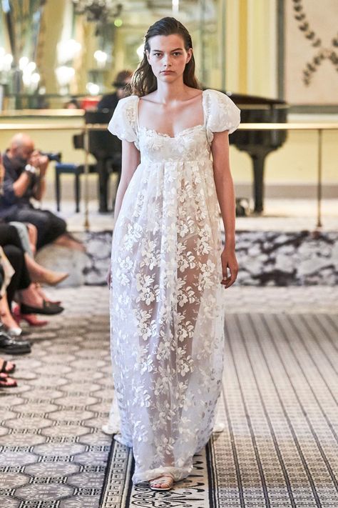 Brock Collection at New York Fashion Week Spring 2020 Brock Collection, Ball Skirt, Bridal Magazine, Maxi Robes, Romantic Dress, Fashion Show Collection, Fashion 2020, Embellished Dress, Mode Inspiration