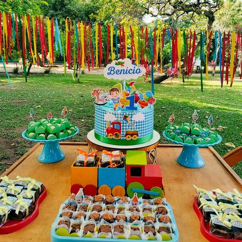 Celebrando um dia de diversão e nostalgia com os brinquedos que marcaram nossa infância! 🌟✨ O picnic do José Benício foi lindo #PicnicJoséBenício #BrinquedosQueEncantam #picnicmenino #picnicinfantil #picnicnoparque #festapiquenique Picnic Diy, Christmas Lunch, Christmas