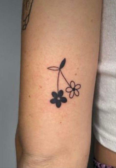 Dainty Matching Tattoos, Tattoos For Beginners, Small Dainty Tattoos, Dainty Flower Tattoos, Star Minimalist, Pearl Tattoo, Dainty Tattoo, Simple Tats, Minimal Tattoos