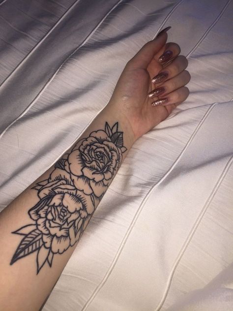 Inner Arm Tattoos, Forearm Flower Tattoo, Inner Forearm Tattoo, Forarm Tattoos, Forearm Tattoo Design, Small Flower Tattoos, Flower Tattoo Arm, Tattoos Geometric, Forearm Tattoo Women