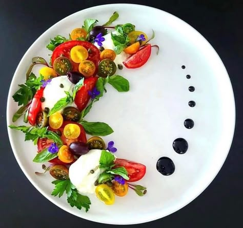 Fancy Food Presentation, Fine Dining Plating, Fancy Salads, Food Presentation Plates, Food Plating Techniques, Gourmet Food Plating, Gourmet Salad, Plate Presentation, Fancy Dishes