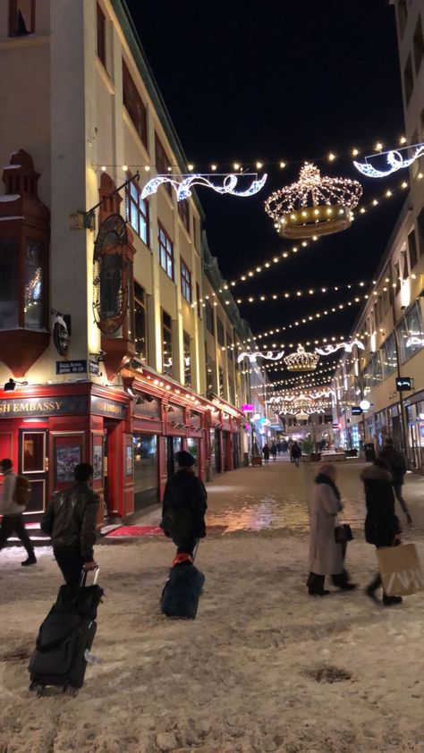 Gothenburg Winter, Gothenburg Christmas, 13 Year Girl, Snow Christmas, Gothenburg, Sweden, Winter Outfits, Street View, Christmas