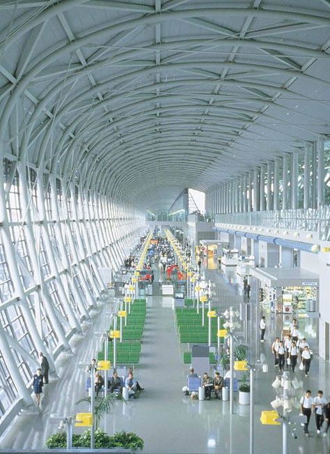 Kansai International Airport Terminal in Osaka, Japan by Renzo Piano #travel #airports Renzo Piano Architecture, Piano Photo, Kansai Airport, Kansai International Airport, Lebbeus Woods, Architecture Series, Artificial Island, Henning Larsen, Steven Holl