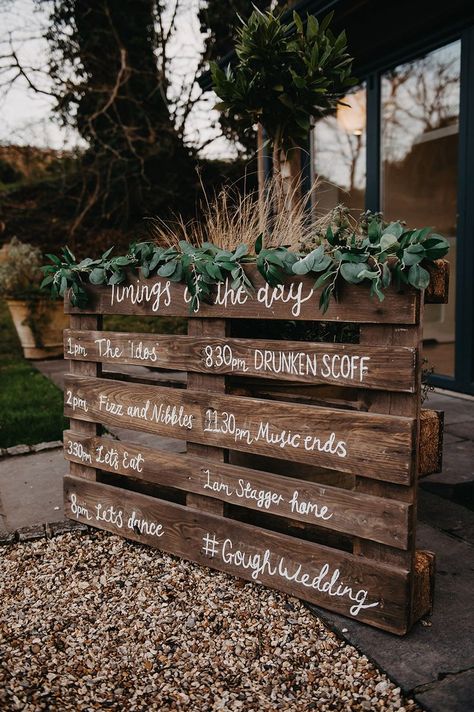 DIY wooden pallet order of the day wedding sign with personalised wedding hashtag | wedding sign | wedding signage | wedding DIY | DIY decor ideas | wedding decor | rustic wedding decor | wedding timeline sign | Jessica Grace Photography Cheap Wedding Signs, Wooden Pallet Wedding Ideas, Wooden Pallet Wedding, Wedding Timeline Sign, Rustic Wedding Signs Diy, Order Of The Day Sign, Pallet Wedding Signs, Rustic Signage, Rustic Wedding Signage