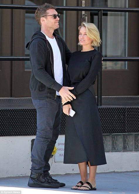 Lara Bingle, Lara Worthington, Short Blonde Bobs, Sam Worthington, Style 2014, Short Blonde, Blonde Bobs, Style Crush, Cozy Outfit