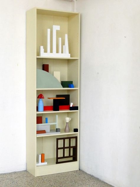 a shel of strange objects Modern Art Artists, Space Geometry, 3d Abstract Art, Nathalie Du Pasquier, Tools Box, Shelves And Storage, Practical Furniture, Poster Shop, Exhibition Space