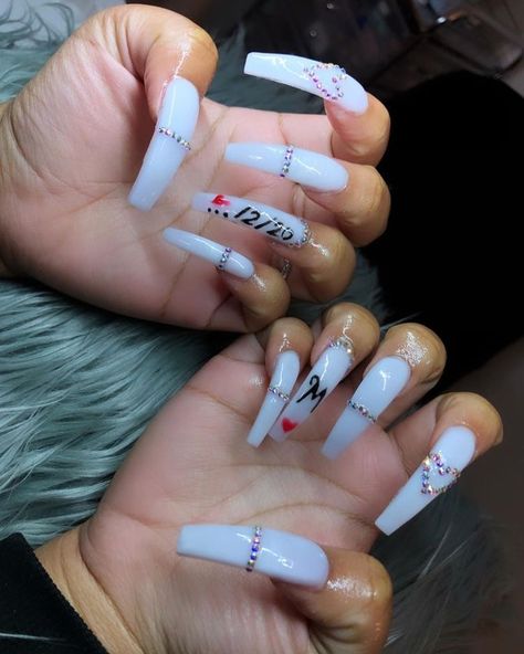 Anniversary Nails Acrylic Long, Acrylic Nail Designs With The Letter J, Acrylic Nails With Names On Them, Name Acrylic Nails, Cute Nail Ideas With Initials, Cute Nail Designs With Initials, Cute Acrylic Nails With Bf Initials, Square Acrylic Nails With Initial, Long Acrylic Nails With Initials