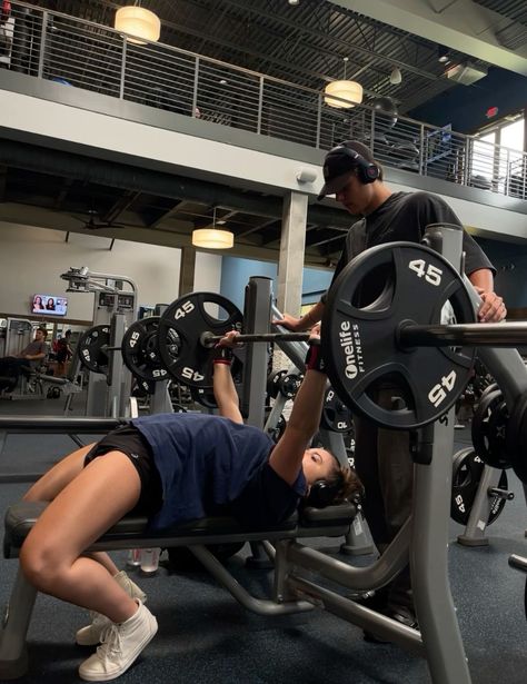 Benching Aesthetic Gym, Female Lifter Aesthetic, Gym Heavy Weights Aesthetic, Weightlifter Aesthetic, Women Bench Press, College Gym Aesthetic, Physical Trainer Aesthetic, Heavy Lifting Aesthetic, Power Lifting Aesthetic