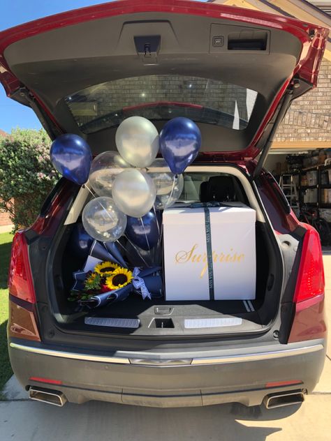 Car Surprise, Receiving Flowers, Bday Quotes, Love Affection, Surprise Box Gift, 4 Friends, Body Photography, Surprise Box, Car Birthday