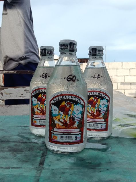 Ginebra San Miguel Gin Prank, Ginebra Logo, Tiki Culture, Alcoholic Drinks Pictures, Philippine Star, Best Poses For Men, Puff And Pass, Poses For Men, Root Beer