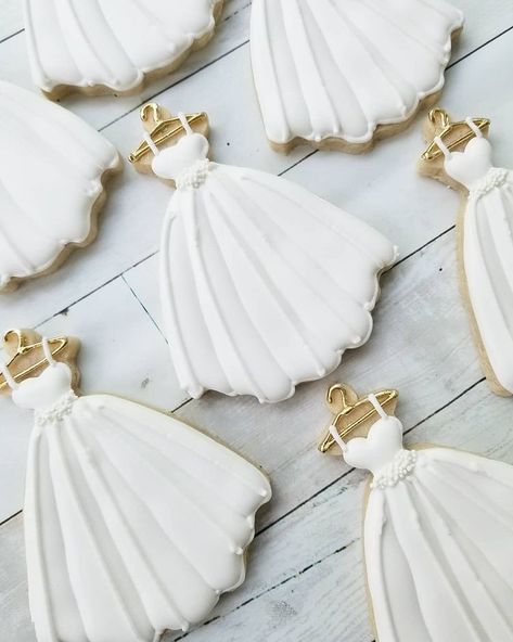 When asked to go wedding dress shopping, bringing wedding dress cookies along are a top priority! 👰💍 #cookieart #cookies #cookiedecorator… Dress Cookies, Wedding Dress Cookies, Wedding Shower Cookies, Bridal Cookies, Perfect Sugar Cookies, Cookie Wedding Favors, Sugar Cookie Icing, Bridal Shower Cookies, East Street