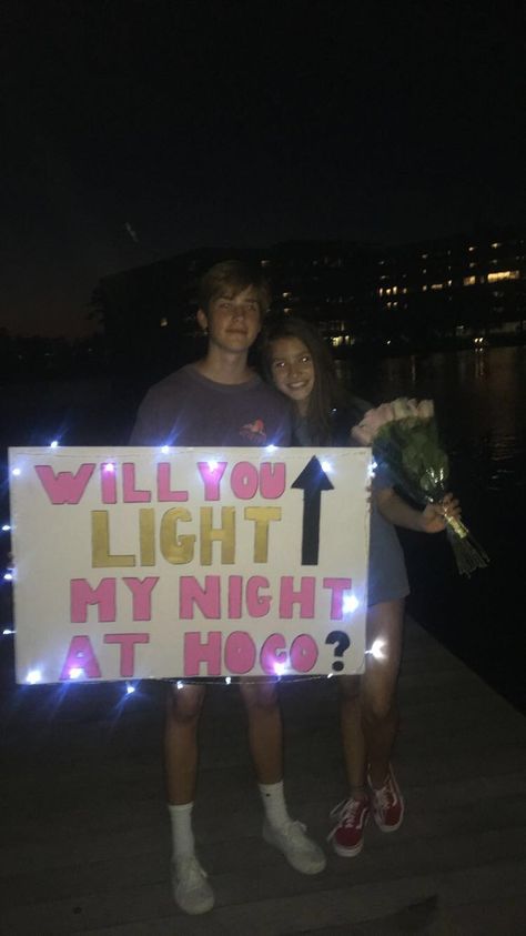 hoco proposal inspo Sadie Hawkins Proposals, Asking To Homecoming, Sadies Proposal, Creative Prom Proposal Ideas, Sadies Dance, Cute Hoco Proposals, Homecoming Poster Ideas, Cute Promposals, School Dance Ideas