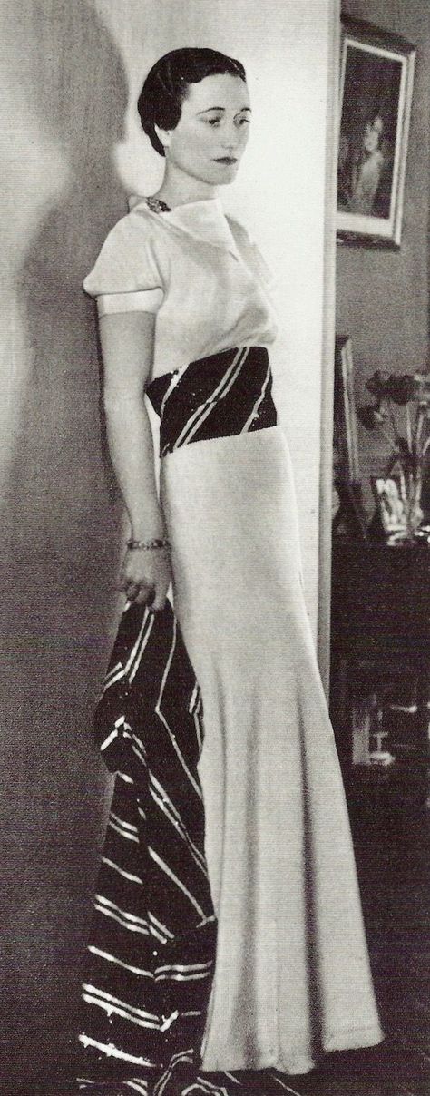 Duchess Of Windsor, Vintage Fashion 1930s, 1930 Fashion, Wallis Simpson, 30s Fashion, Duchess Of York, 1930s Fashion, 1940s Fashion, British Royal Family