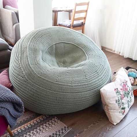 Diy Crochet Bean Bag Chair, Crochet Bean Bag Chair Pattern Free, Crochet Bean Bag Chair, Crochet Beanbag, Crochet Bean Bag, Bean Bag Chair Pattern, Crochet Fashion Trends, Crochet Chair, Crochet Pouf