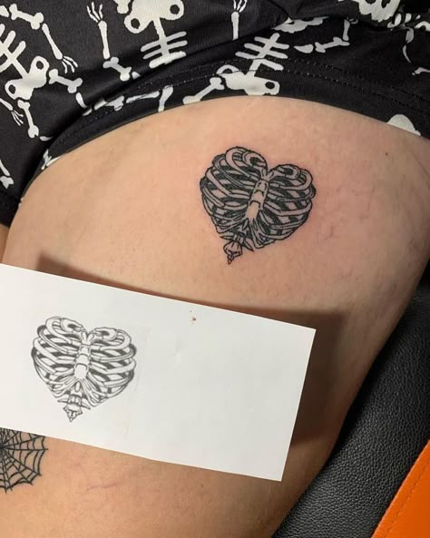 Hart Tattoo, Romantic Tattoo, Shape Tattoo, Heart Tattoos, Tattoos For Lovers, Tattoos Geometric, Tattoos For Black Skin, Heart Tattoo Designs, Different Tattoos