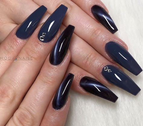 Cat Eye Nails Blue, Black Sparkle Nails, Black And Blue Nails, Nails Cat Eye, Concert Nails, Nails With Rhinestones, Dark Blue Nails, Navy Nails, Navy Blue Nails