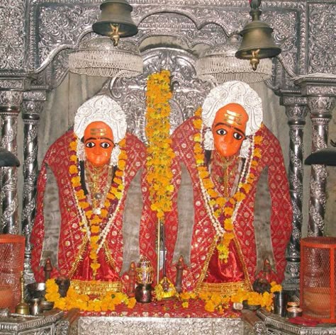 Kaila Devi is believed to be the form of Mahalakshmi or the Goddess of wealth.This temple situated Karauli District is a district of Rajasthan state in western India. Maa Kali Images, Devi Temple, Rama Image, Mother Kali, Photo Album Design, Hanuman Images, Indian Goddess, Radha Krishna Wallpaper, Lord Shiva Painting