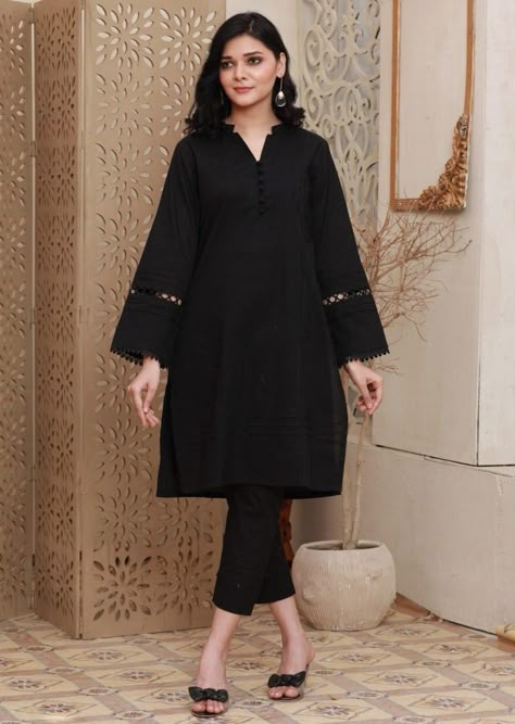 Dyed Pants, Puff Sleeves Dress, Simple Dress Casual, Stylish Outfits Casual, Black Attire, Latest Dress Design, Beautiful Casual Dresses, Simple Black Dress, Stylish Short Dresses