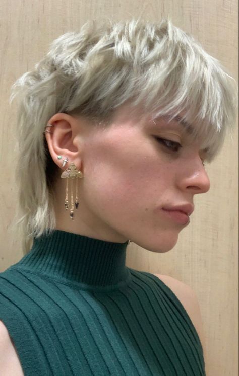 Queer Haircut, Queer Hair, Androgynous Haircut, Androgynous Hair, Mullet Haircut, Haircut Inspo, Hair Inspiration Short, Hair Cut Ideas, Punk Hair