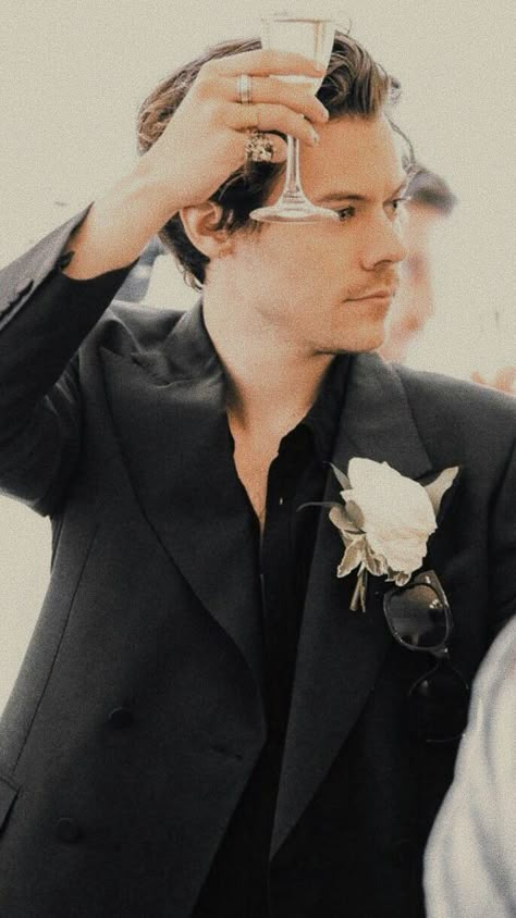 Harry Styles Wedding, Harry Styles Icons, Harry Louis, Harry Styles Lockscreen, We'll Be Alright, Harry Styles Cute, Be Alright, Harry Styles Wallpaper, Harry Styles Pictures