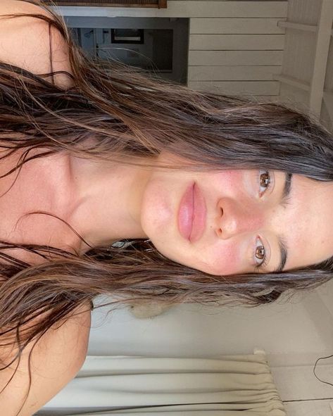 Bare Face, Natural Makeup Looks, Insta Photo Ideas, Pretty Makeup, Wet Hair, Pretty Face, Skin Makeup, Aesthetic Girl, Makeup Inspiration