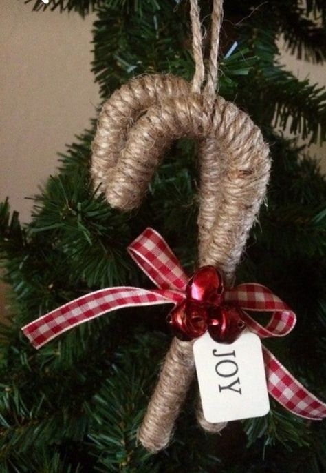 Christmas Candy Cane Decorations, Christmas Symbols, Cheap Farmhouse, Rustic Christmas Ornaments, Handmade Christmas Crafts, Candy Cane Christmas, Porch Christmas, Farmhouse Front, Christmas Décor