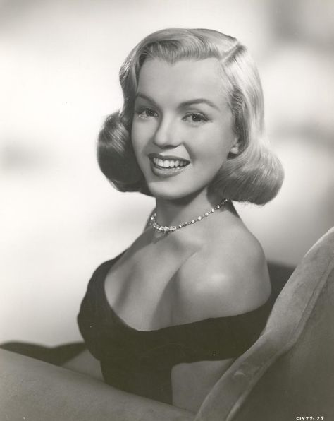 Helene Stanley. The inspiration for Disney's animated Cinderella, Sleeping Beauty, and Anita from 101 Dalmations The Asphalt Jungle, Marilyn Monroe Art, Joe Dimaggio, Marilyn Monroe Photos, Marlene Dietrich, Perfect Eyebrows, Norma Jean, Actrices Hollywood, Norma Jeane