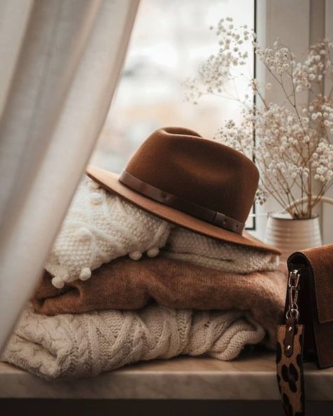 Cozy Flat, Flat Lays, Cozy Aesthetic, Fall Inspo, Beige Aesthetic, Brown Aesthetic, Autumn Cozy, Autumn Aesthetic, Fall Wallpaper