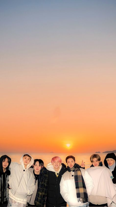 Desktop Lockscreen, Nct Dream Wallpaper, Twitter Wallpaper, Dream Wallpaper, Love Run, Vintage Poster Design, Nct Doyoung, Hd Picture, Mark Lee