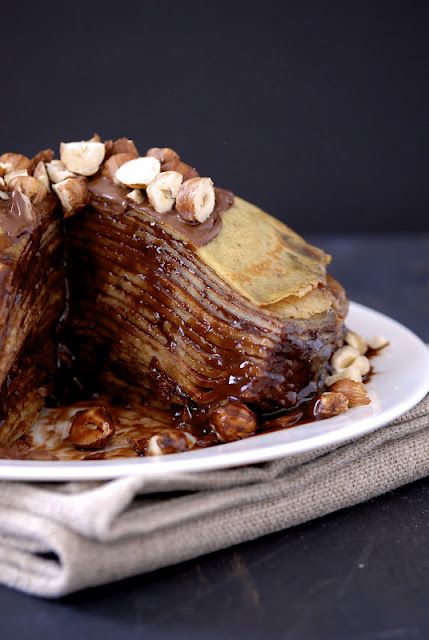 nutella crepes Crepe Cake Nutella, Nutella Dessert Recipes, Crepe Cake Recipe, Pancake Cake, Nutella Crepes, Chocolate Crepes, Nutella Desserts, Nutella Cheesecake, Crepe Cake