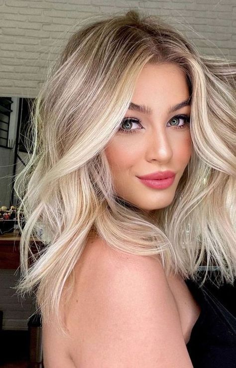 Women’s Hair Styles For 2023, Long Blonde Hair Trends 2023, Heidi Powell Hair, Cream Blonde With Lowlights, Blonde Hair Color 2023 Trends, How Blonde Can I Go, Blonde With Root Shadow And Money Piece, Hair Color For Light Brunettes, Blonde 2023 Summer