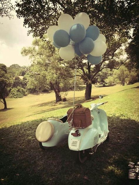 Vespa n balloons Vespa Outfit, Vespa Wedding, Photo Stand, Vespa Scooter, Race Party, Family Shoot, Vespa Scooters, Photo Stands, Northern Italy