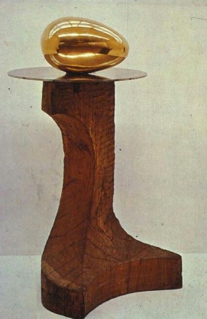 Brancusi - The Beginning of the World - 1924 Constantine Brancusi, Brancusi Sculpture, Constantin Brâncuși, Romanian Art, Constantin Brancusi, Istoria Artei, 1920s Style, Art Folder, Modern Sculpture