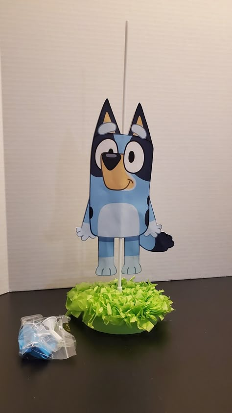 Diy Bluey Centerpieces, Bluey Centerpiece Ideas Diy, Bluey Table Centerpieces, Bluey Party Centerpieces, Bluey Centerpiece, Bluey Centerpiece Ideas, Fiesta Bluey, Baby Birthday Party Theme, Bluey Birthday