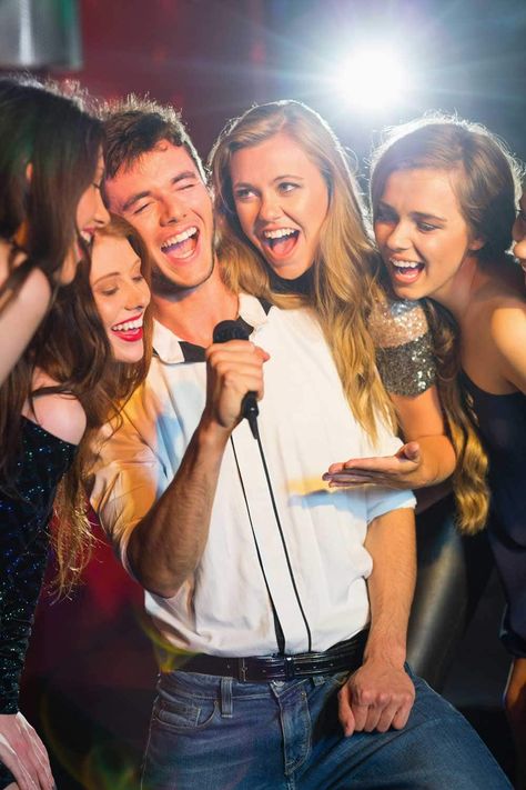 Mohamed Bin Salman, Friends Singing, Karaoke Room, Singing Karaoke, Karaoke Party, Karaoke Songs, Activities For Adults, Happy Friends, Song List