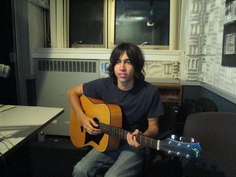 Alex G, Guitar, Hair