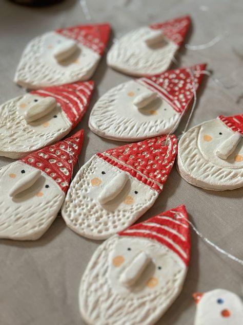 Diy Clay Xmas Ornaments, Air Dry Clay Christmas Decor, Clay Santa Ornaments, Clay Projects Christmas, Handmade Ceramic Christmas Decorations, Air Dry Clay Christmas Projects, Christmas Ornaments Pottery, Clay Christmas Decorations, Ceramic Christmas Decorations