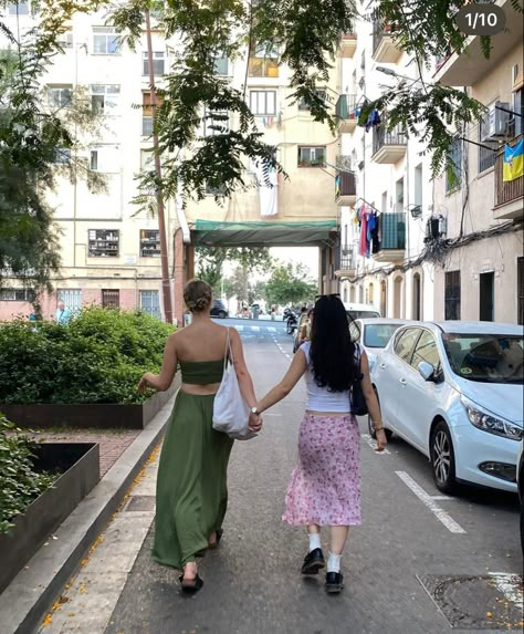 maxi skirts, floral, green, pink Summer Outfits Instagram, Instagram Pose Ideas, Aesthetic Summer Outfits, Night Film, Instagram Pose, Best Friend Pictures, Friends Poses, Summer Adventures, Aesthetic Summer