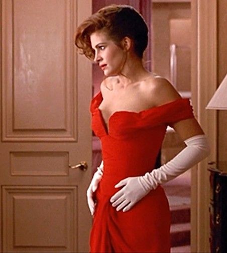 Julia Roberts wearing Marilyn Vance in Pretty Woman, 1990. Pretty Woman Red Dress, Pretty Woman Film, Pretty Woman Movie, Woman Movie, Red Chiffon, Iconic Dresses, Women Formals, Red Lingerie, Julia Roberts