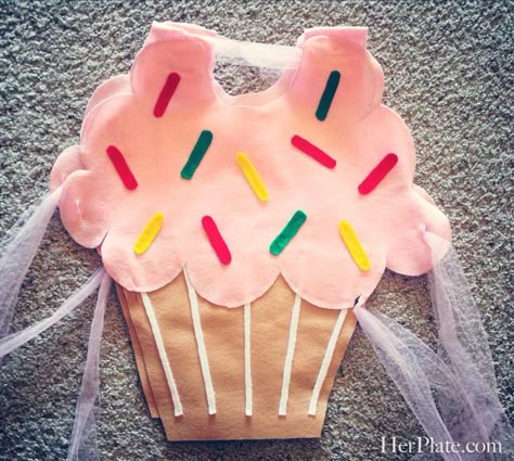 Diy Cupcake Costume, Cupcake Halloween Costumes, Sew Halloween Costume, Cupcake Costume, Halloween Costume Toddler Girl, Halloween Infantil, Toddler Girl Halloween, Diy Cupcake, Easy Diy Costumes