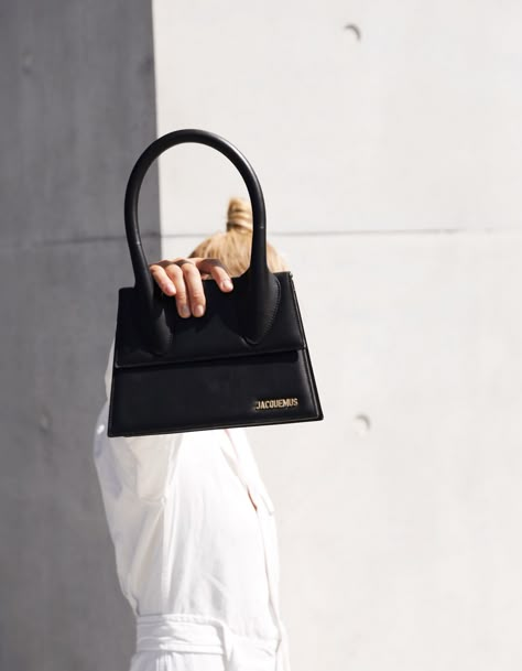 Céline sunglasses, Nili Lotan jumpsuit, Jacquemus bag. Via Mija Unusual Handbags, Goyard Tote, Photography Bags, Jacquemus Bag, Cheap Purses, Popular Handbags, Cute Handbags, Handbags Affordable, Nili Lotan