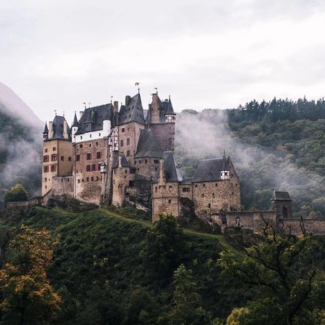 German Castle Aesthetic, Norwegian Castle, Scandinavian Castle, Mountain Castle, Medieval Germany, There And Back Again, Castle Germany, Castle Aesthetic, Cloak And Dagger