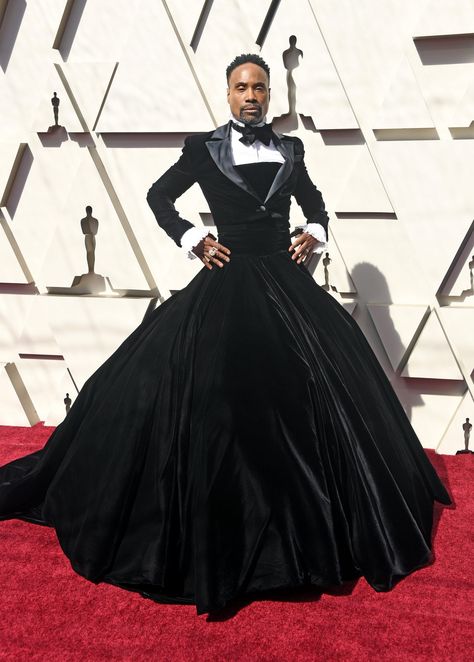 Vestidos Oscar, Best Oscar Dresses, Robe Fuchsia, Billy Porter, Red Carpet Wedding, Academy Awards Red Carpet, Oscars Red Carpet, Gender Fluid Fashion, Regina King