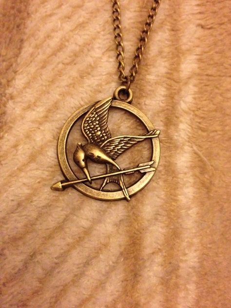 Hunger games Mockingjay Necklace, Hunger Games Necklace, Hunger Games Jewelry, Games Jewelry, Rich Vibes, Mocking Jay, Boys Jewelry, Catching Fire, Mockingjay