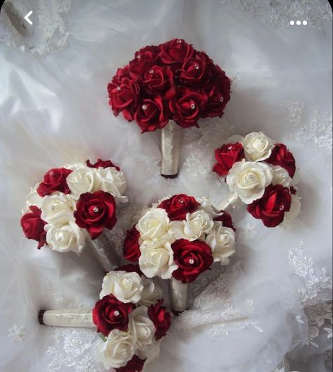 Red Rose Bouquet Wedding, Ivory Wedding Flowers, Red And White Weddings, Red Wedding Theme, Red Bouquet Wedding, Purple Wedding Theme, Red Rose Wedding, Red Wedding Flowers, White Wedding Theme